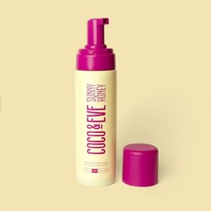 🖤 Coco & Eve self tanning foam and kabuki brush